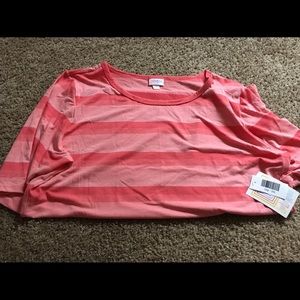 LuLaRoe Tops - LuLaRoe 3x Gigi shirt LuLaRoe Tops - LuLaRoe 3x Gigi shirt